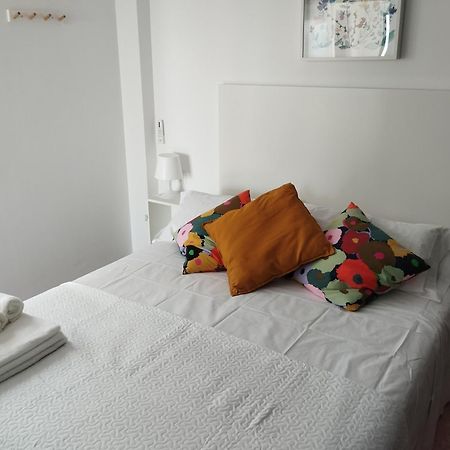 Apartamento Lidia Planta 2, La Carihuela 1ª Linea Playa, Vistas Mar, Buhardilla 1 Dormitorio, 40 M2, 1-3 Huesped, Terraza, Wifi ตอร์เรโมลิโนส ภายนอก รูปภาพ