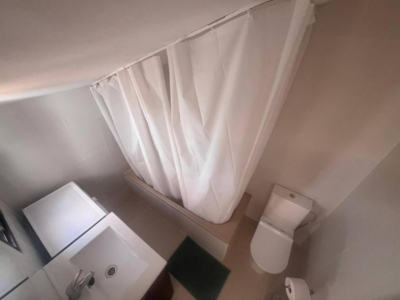 Apartamento Lidia Planta 2, La Carihuela 1ª Linea Playa, Vistas Mar, Buhardilla 1 Dormitorio, 40 M2, 1-3 Huesped, Terraza, Wifi ตอร์เรโมลิโนส ภายนอก รูปภาพ